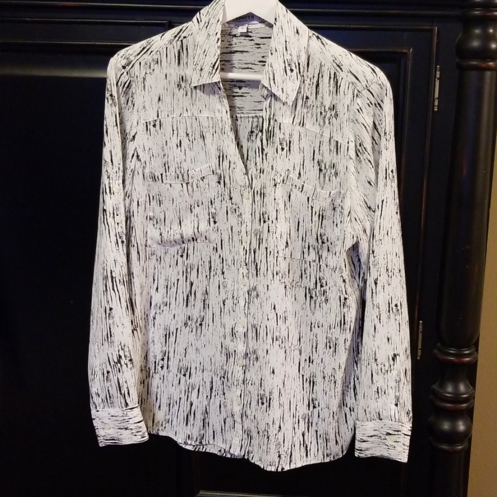 NWOT Express button shirt black and white